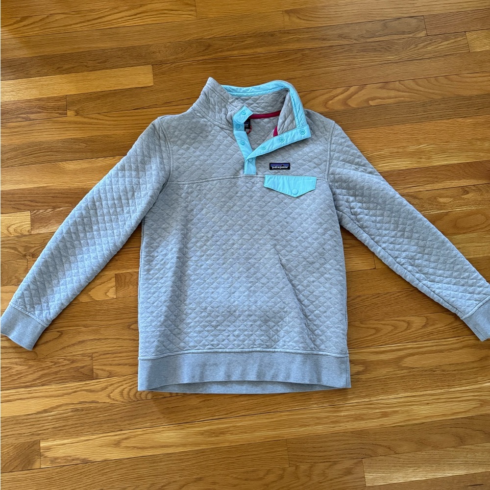 Patagonia Women’s Organic Cotton Quilt Snap Pullover (S) - Gray, light blue